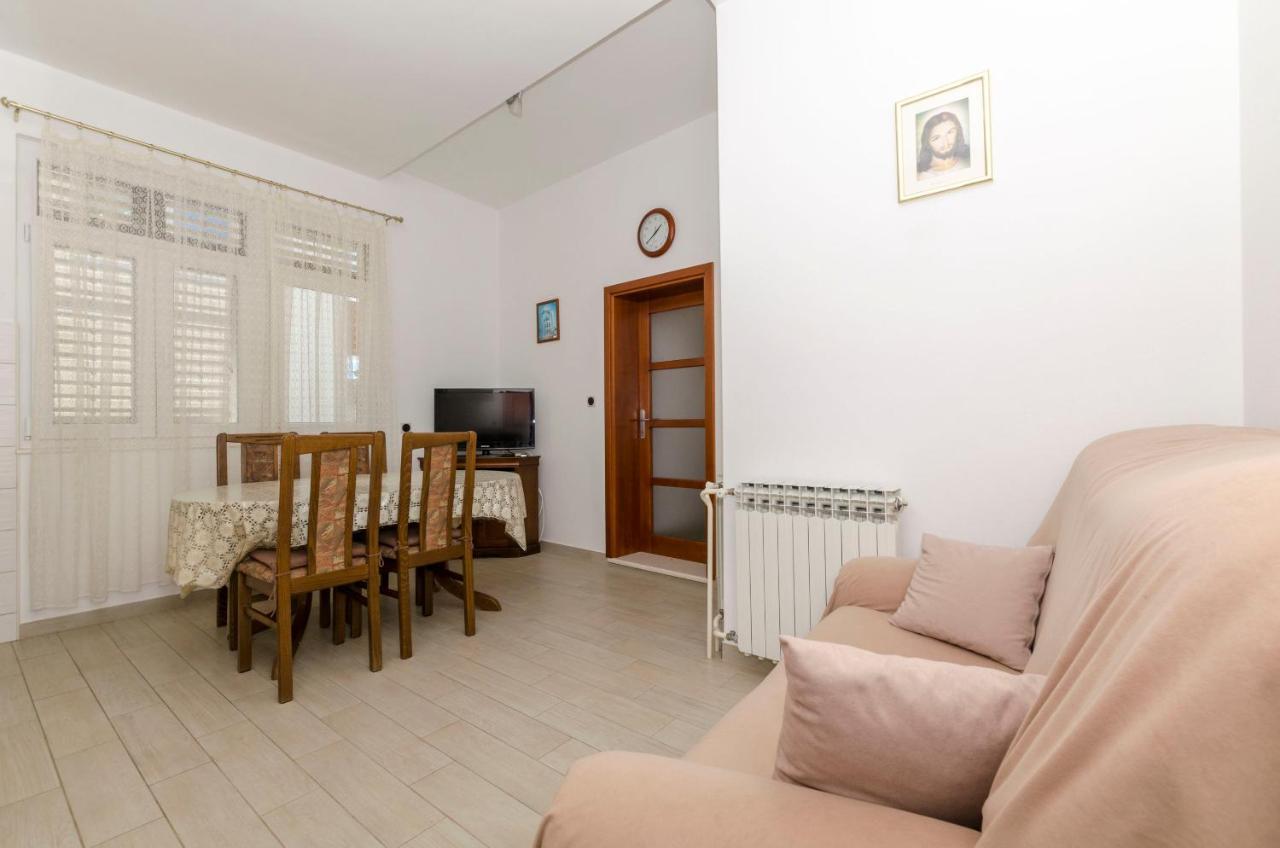 Apartment Eva P. Primošten المظهر الخارجي الصورة